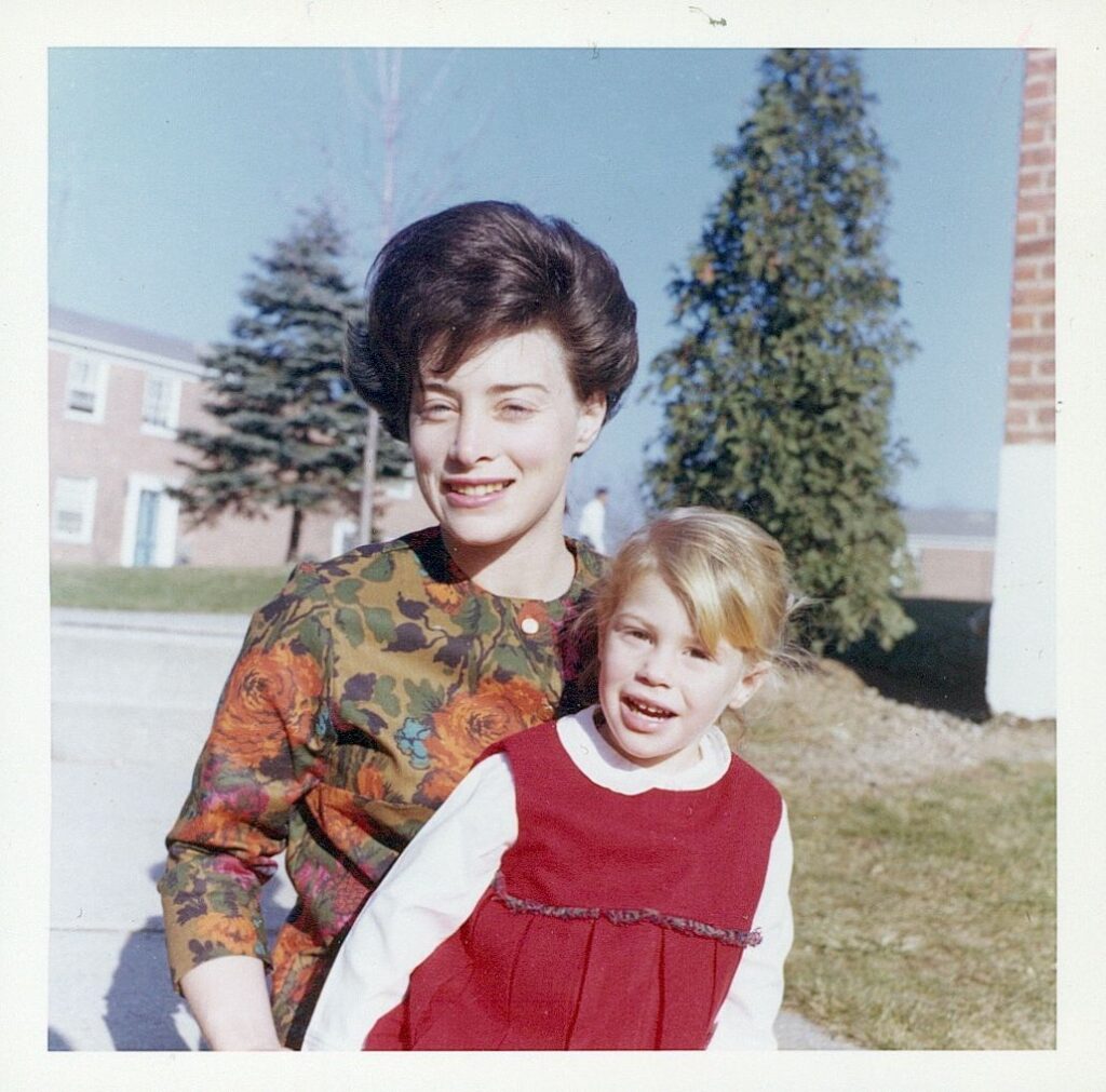 Lisa and her mom who suffered with chronic pain